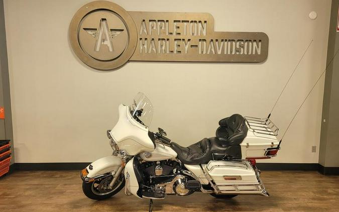 2003 Harley-Davidson® FLHTCUI - Electra Glide® Ultra Classic® Injection