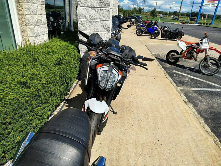 2020 KTM Duke 890 R
