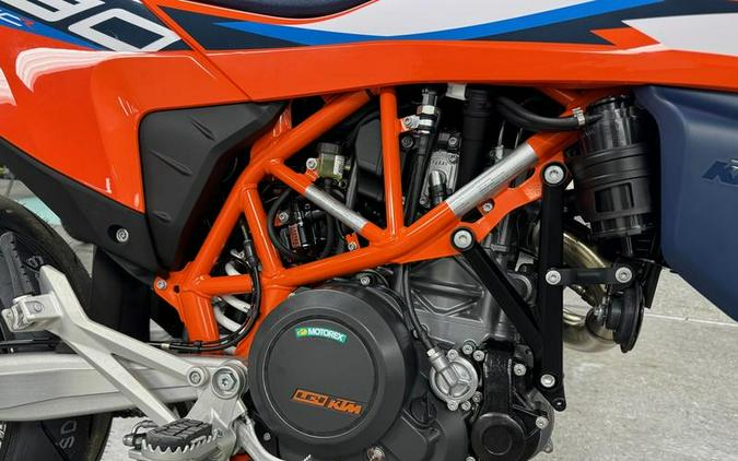 2024 KTM 690 SMC R