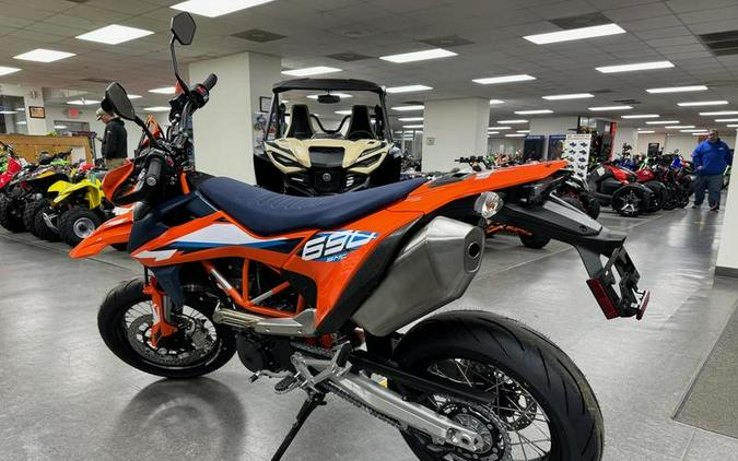 2024 KTM 690 SMC R