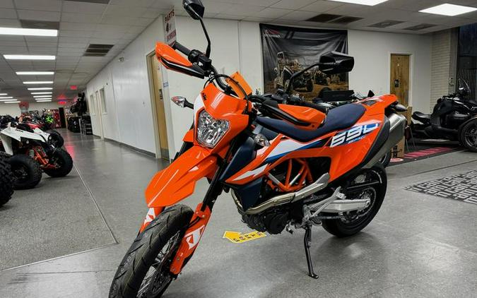 2024 KTM 690 SMC R