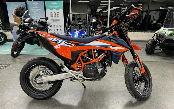 2024 KTM 690 SMC R