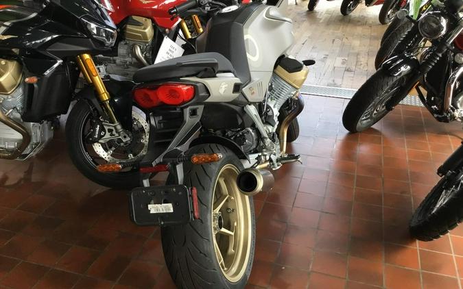2025 Moto Guzzi V100 Mandello