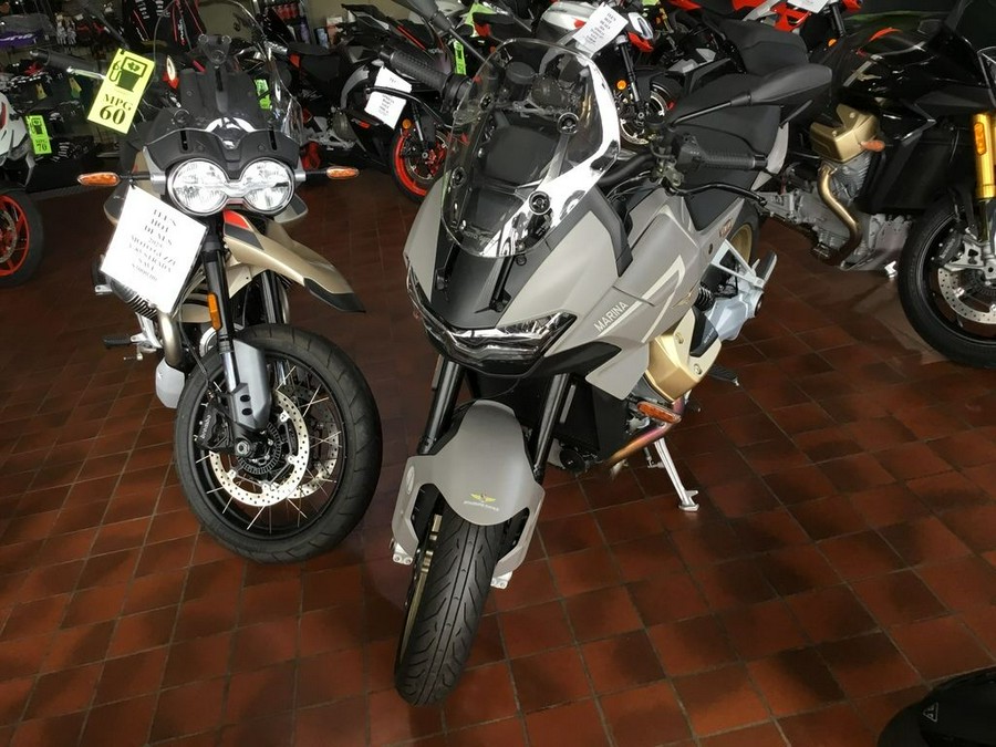 2025 Moto Guzzi V100 Mandello