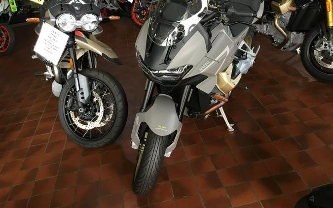 2025 Moto Guzzi V100 Mandello