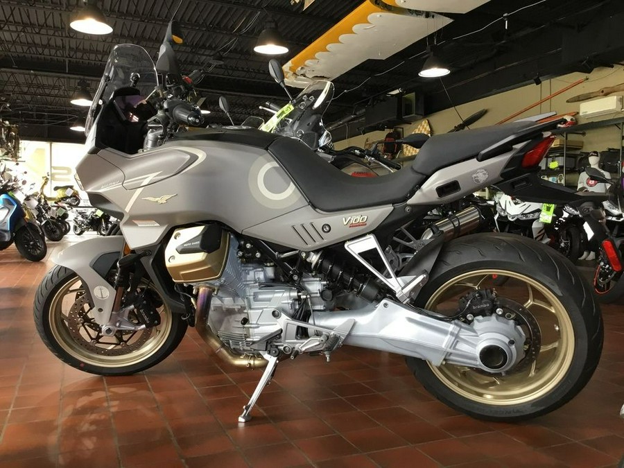 2025 Moto Guzzi V100 Mandello