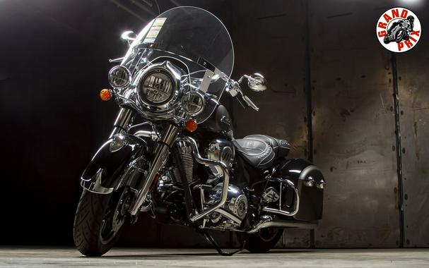 2024 Indian Motorcycle® Springfield® Black Metallic/Titanium Metallic