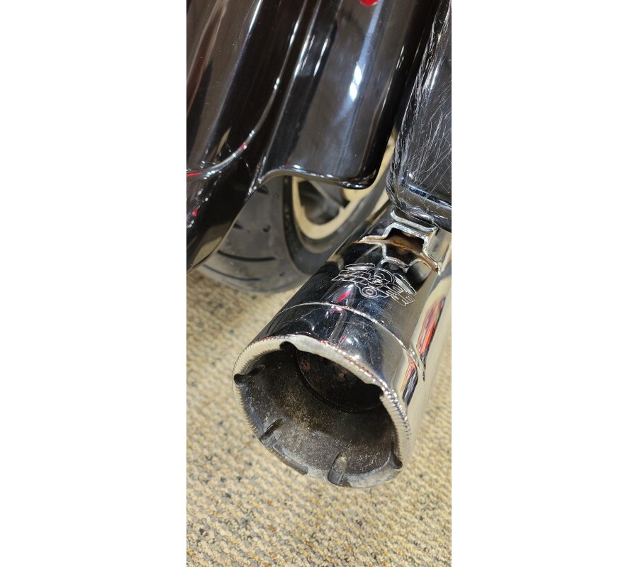 2013 Harley-Davidson® Road Glide® Custom BLACK W/ PINSTRIPE