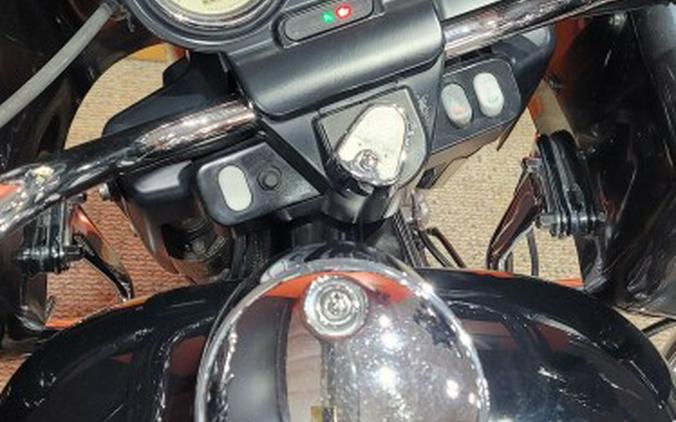 2013 Harley-Davidson® Road Glide® Custom BLACK W/ PINSTRIPE