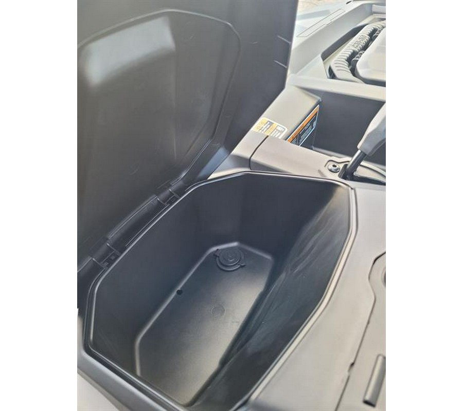 2026 Can-Am Defender XT HD9