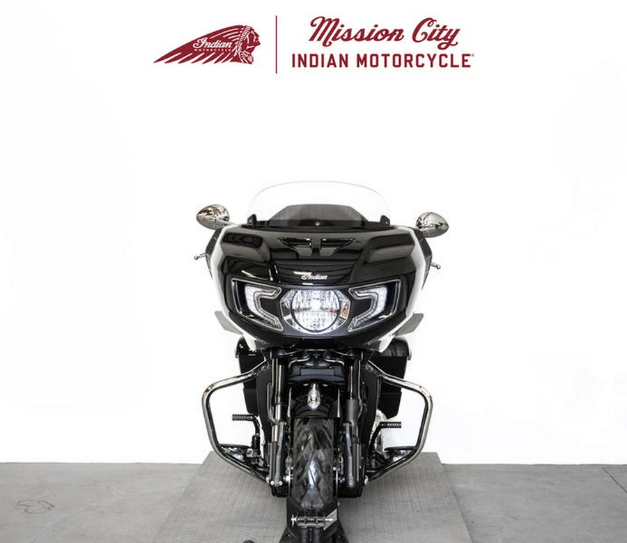 2022 Indian Motorcycle® Challenger® Limited Black Metallic