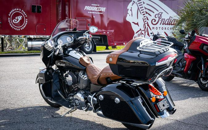 2015 Indian Motorcycle® Roadmaster™ Thunder Black
