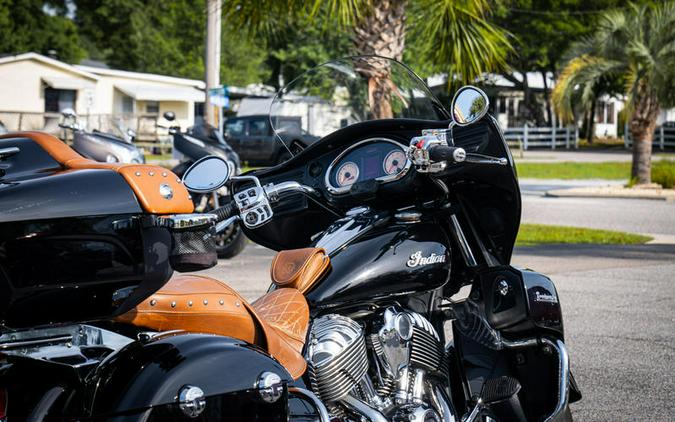 2015 Indian Motorcycle® Roadmaster™ Thunder Black