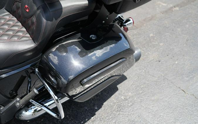 2020 Indian Motorcycle Challenger Limited Thunder Black Pearl