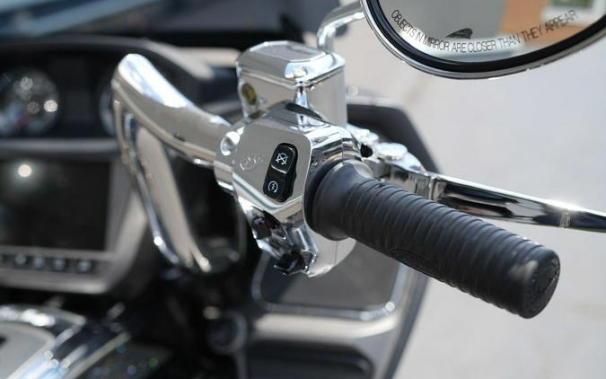 2020 Indian Motorcycle Challenger Limited Thunder Black Pearl