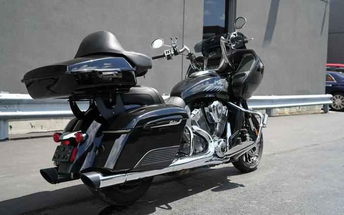 2020 Indian Motorcycle Challenger Limited Thunder Black Pearl
