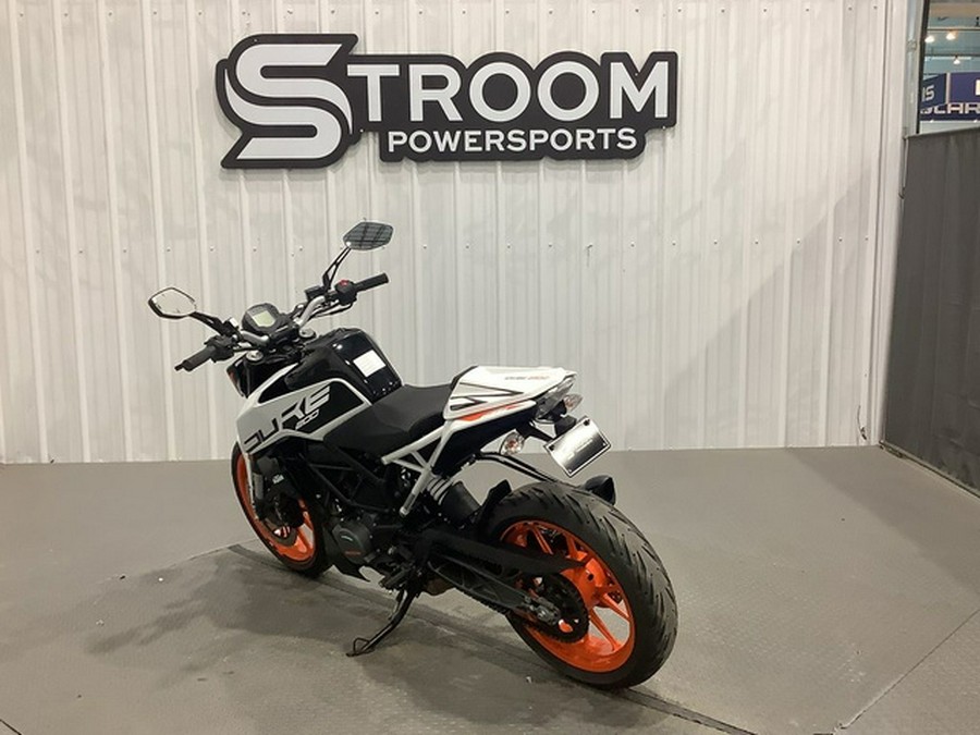 2022 KTM Duke 200
