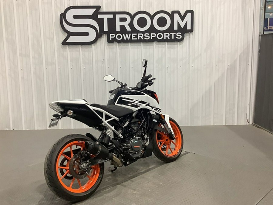 2022 KTM Duke 200