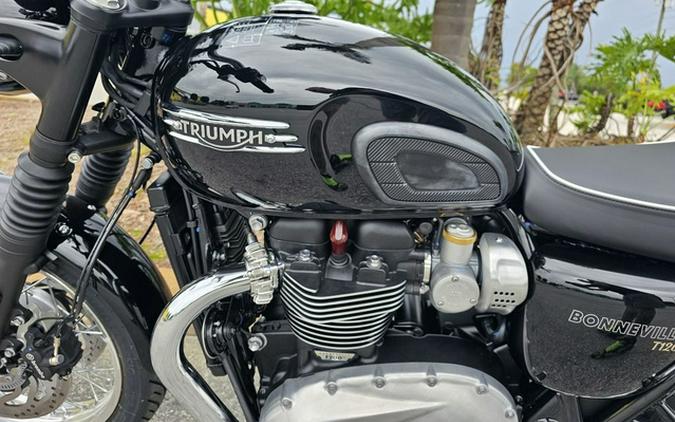 2023 Triumph Bonneville T120 Jet Black