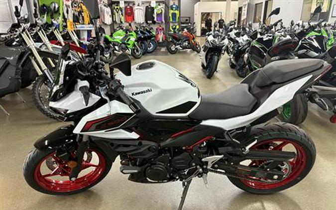 2026 Kawasaki Z500 SE ABS