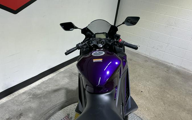 2023 Yamaha YZF-R3 ABS