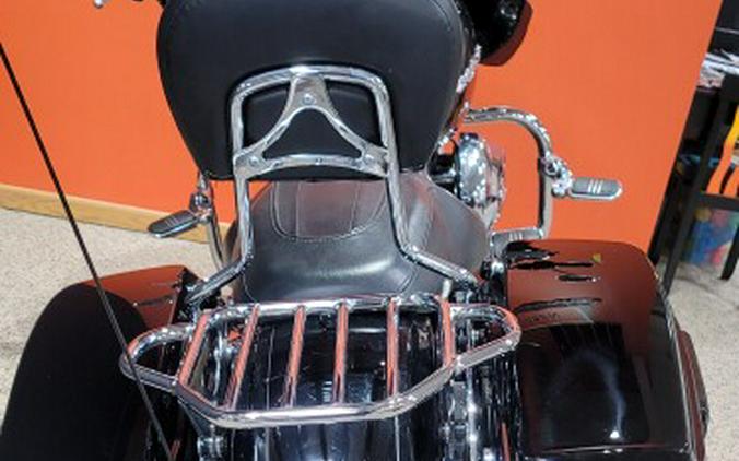 2016 Harley-Davidson® Road Glide® Special Vivid Black