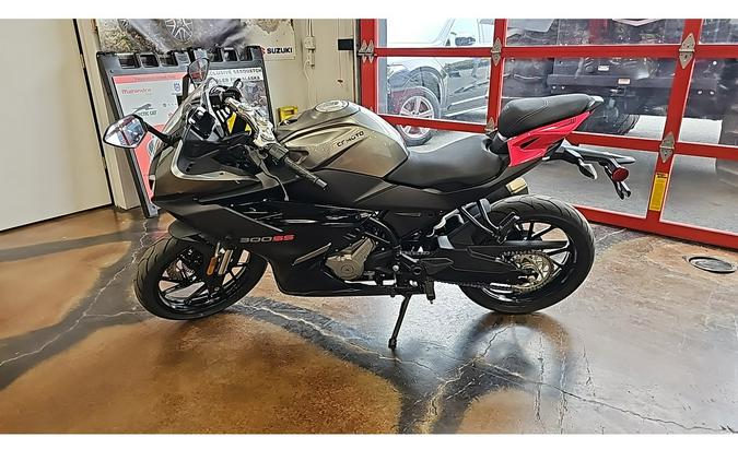 2025 300 SS - CFMOTO