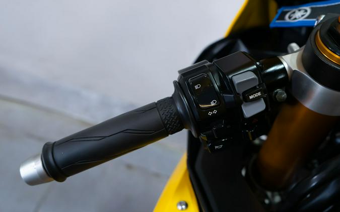2016 Yamaha YZF-R1