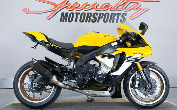 2016 Yamaha YZF-R1