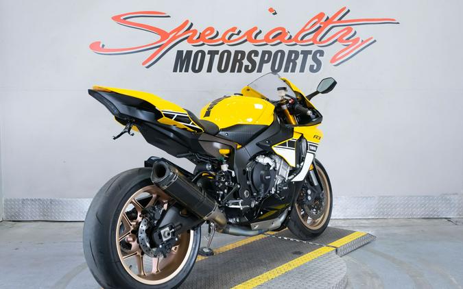 2016 Yamaha YZF-R1