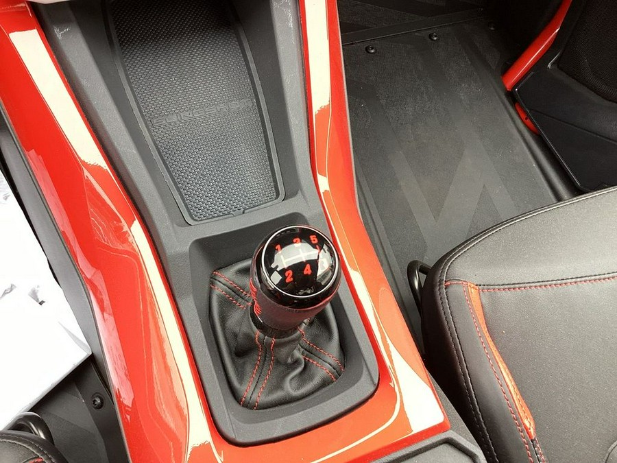 2024 Polaris Slingshot® ROUSH® Edition Manual