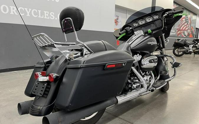 2017 Harley-Davidson® FLHX - Street Glide®