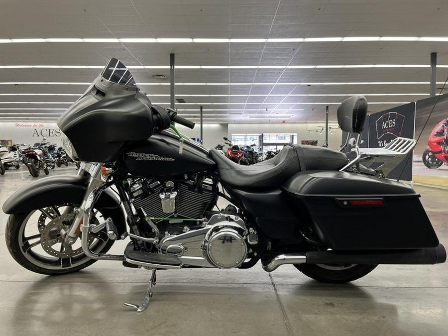 2017 Harley-Davidson® FLHX - Street Glide®