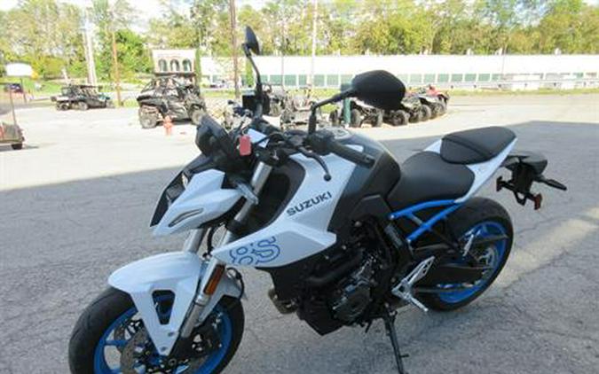 2023 Suzuki GSX-8S