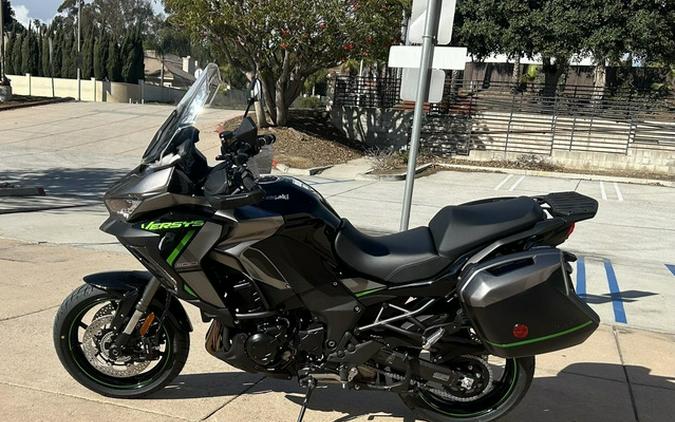 2025 Kawasaki Versys 1100 SE LT ABS