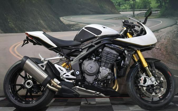 2022 Triumph Speed Triple 1200 RR Crystal White Storm Grey