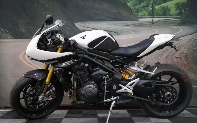 2022 Triumph Speed Triple 1200 RR Crystal White Storm Grey