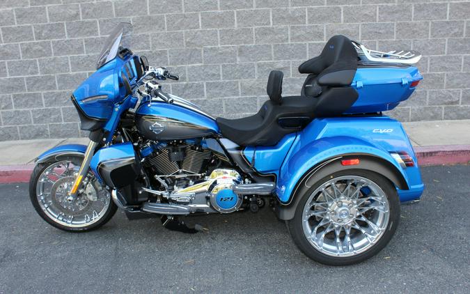 2026 Harley-Davidson® CVO Street Glide 3 Limited Electric Coast CVO Two-Tone