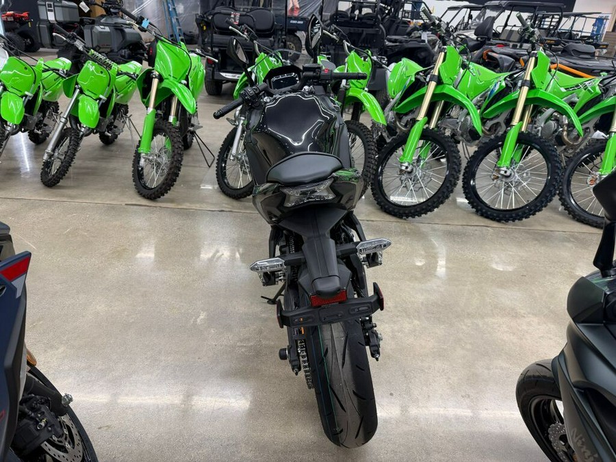 2026 Kawasaki Ninja® 650 Base