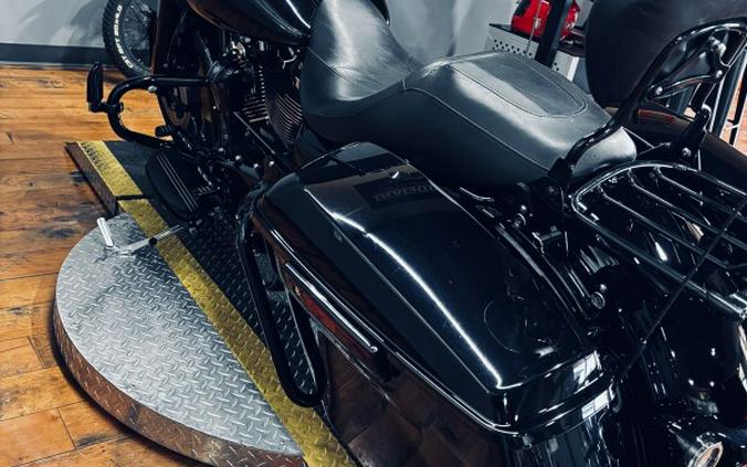 2021 Harley-Davidson® Road Glide® Special BLACK