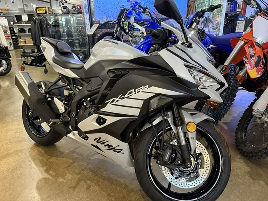2025 Kawasaki NINJA ZX-4RR ABS