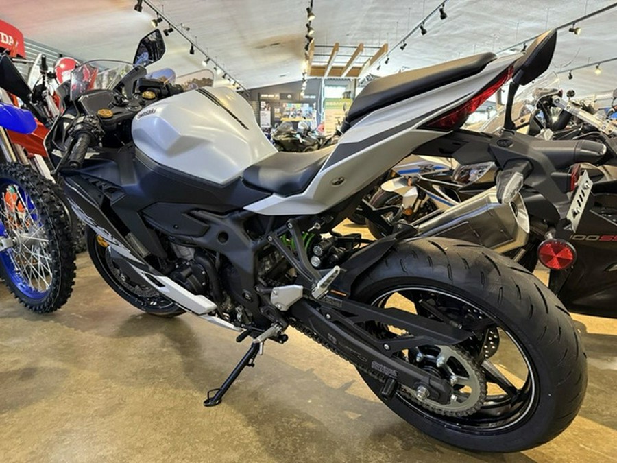 2025 Kawasaki NINJA ZX-4RR ABS