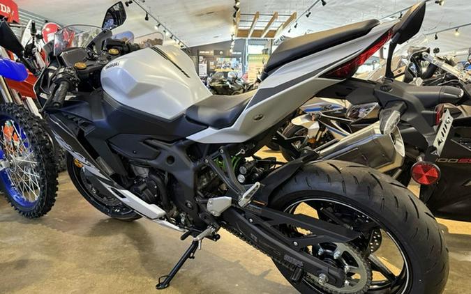 2025 Kawasaki NINJA ZX-4RR ABS