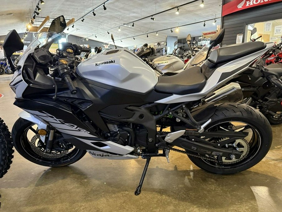 2025 Kawasaki NINJA ZX-4RR ABS