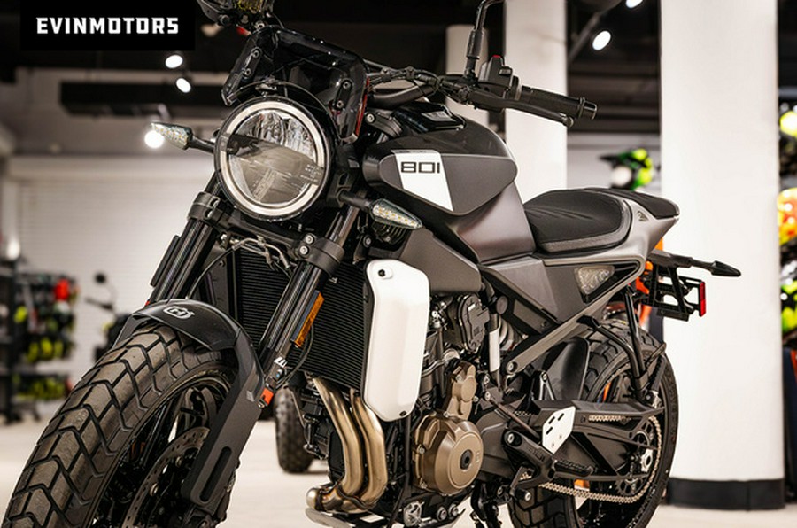 2025 Husqvarna Motorcycles SVARTPILEN 801