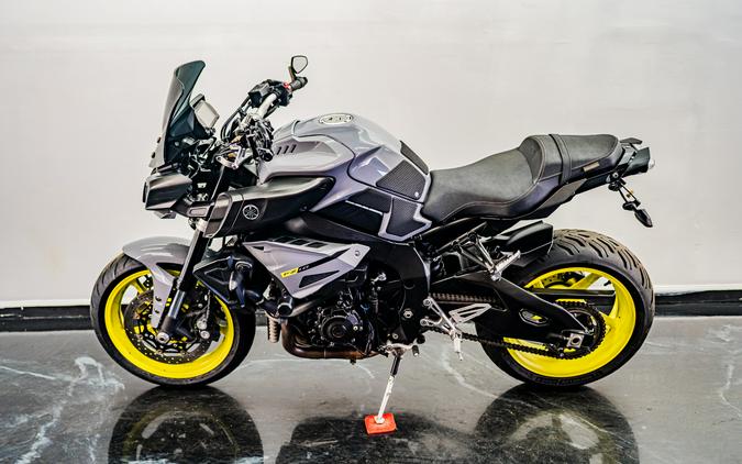 2017 Yamaha Motor Corp., USA FZ-10