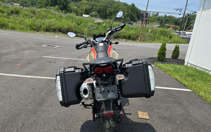 2021 Moto Guzzi V85 TT Travel
