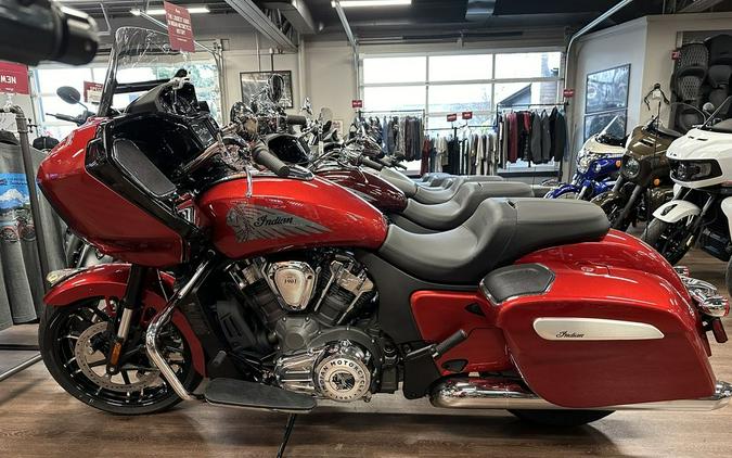 2024 Indian Motorcycle® Challenger® Limited with PowerBand Audio Package Sunset Red Metallic