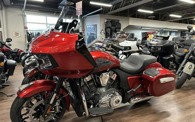 2024 Indian Motorcycle® Challenger® Limited with PowerBand Audio Package Sunset Red Metallic