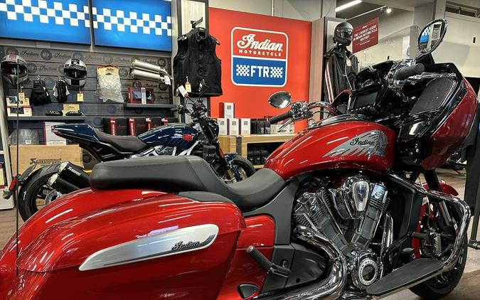 2024 Indian Motorcycle® Challenger® Limited with PowerBand Audio Package Sunset Red Metallic